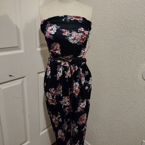 Iris Basic strapless flowered jumpsuit sz L